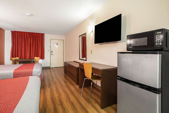 Room 9 of 30
