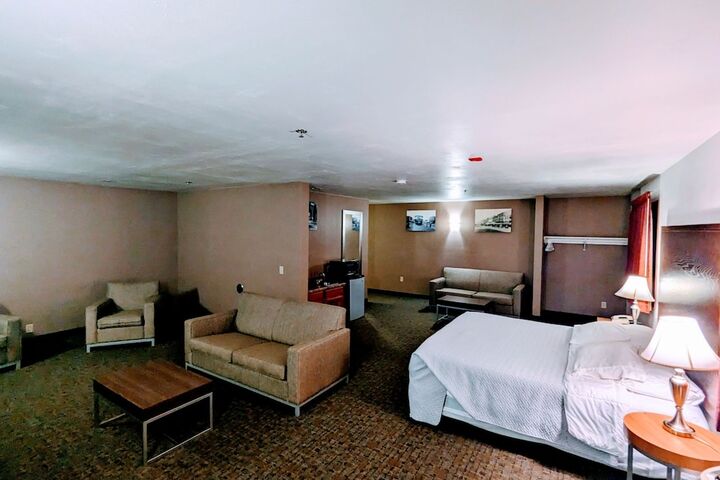 Room 27 of 46