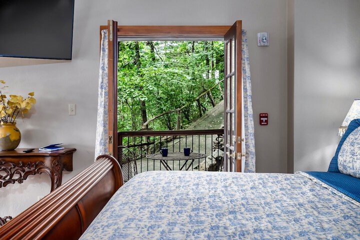 Laurel Valley Mountain Retreat