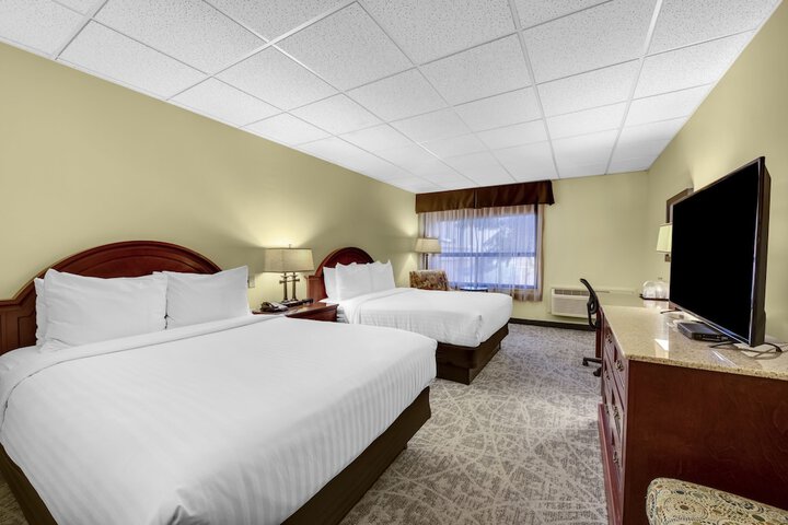 Room 32 of 66