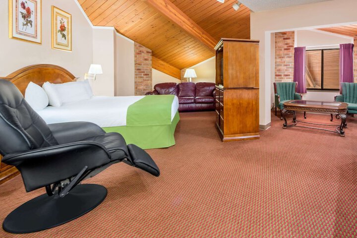 Room 4 of 21