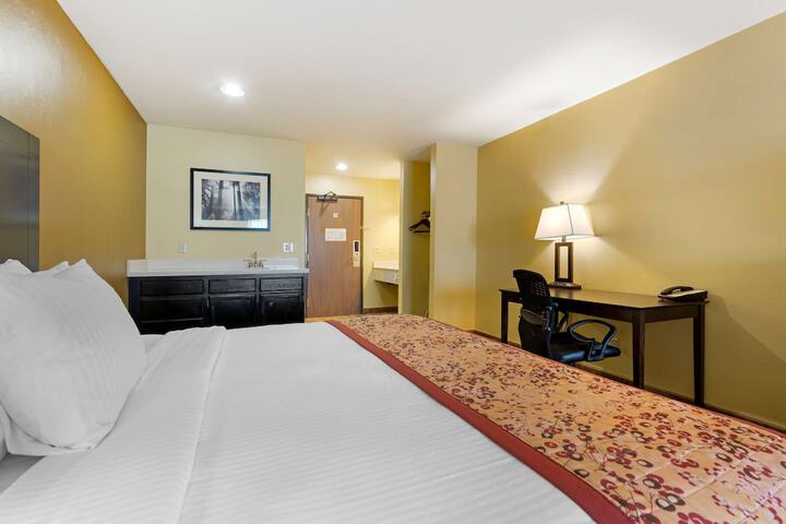 Room 25 of 34