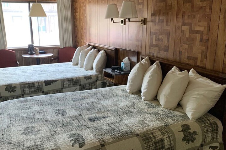 Room 5 of 12