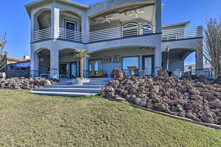 Parker Studio w / Patio & Direct River Access!