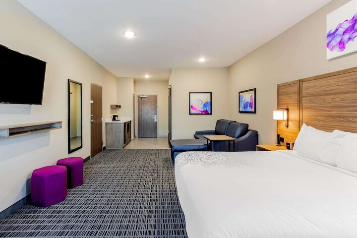 Room 40 of 48