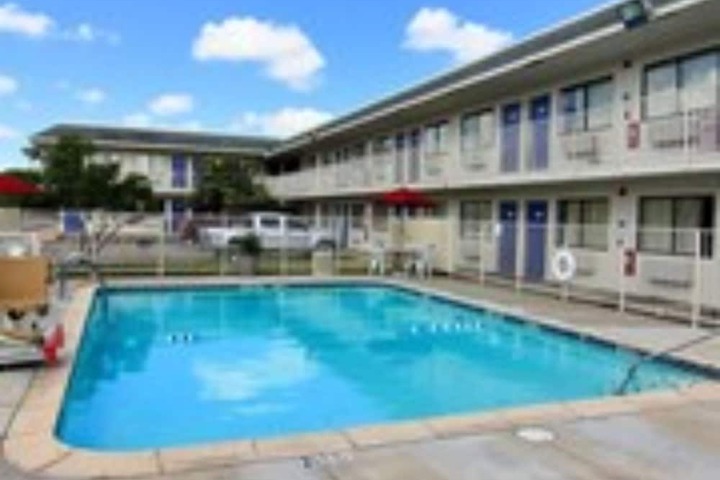 Pool 13 of 51