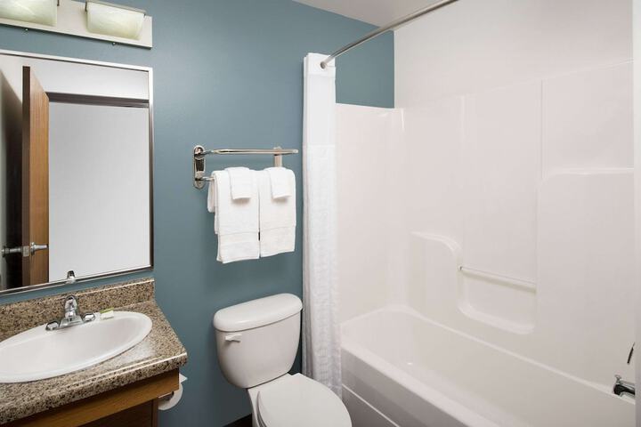Room 14 of 28