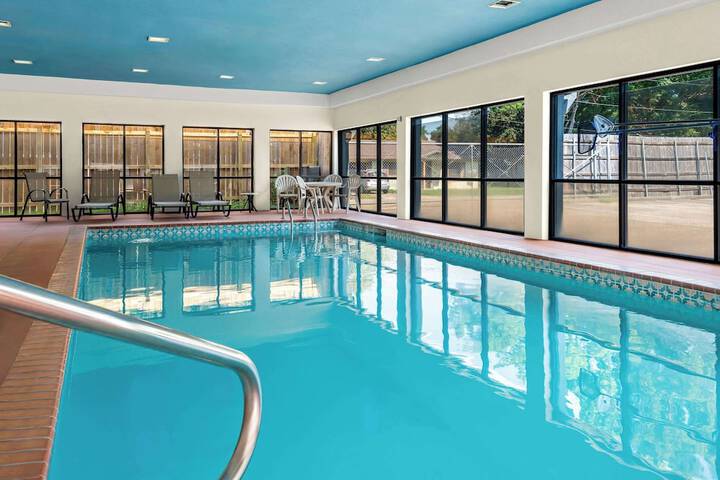 Pool 10 of 45