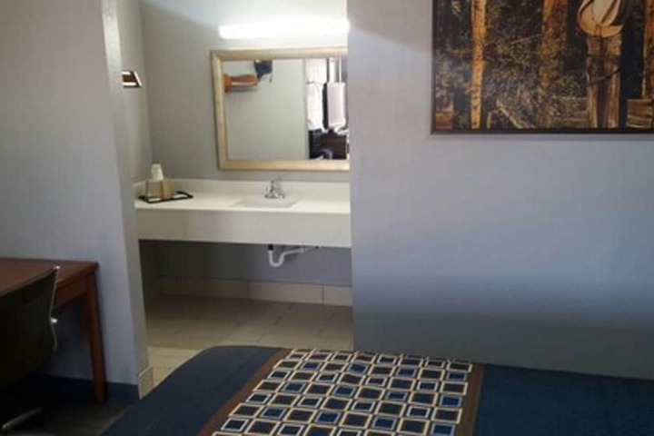 Paris Inn