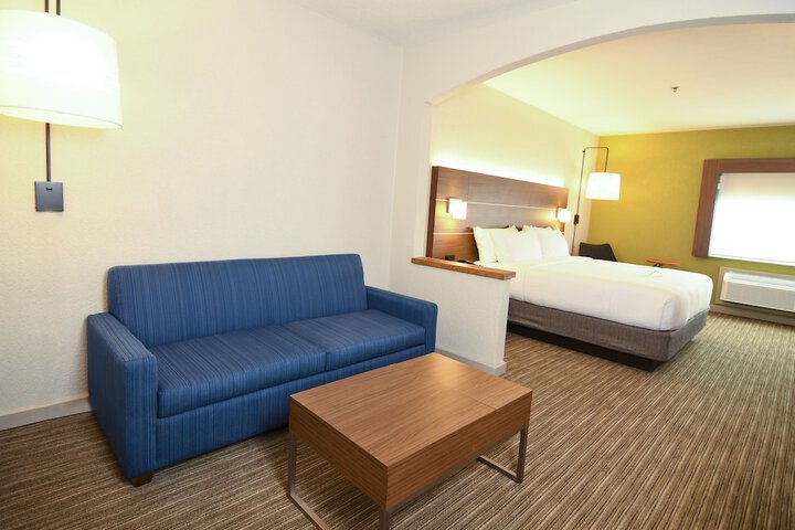 Room 35 of 126