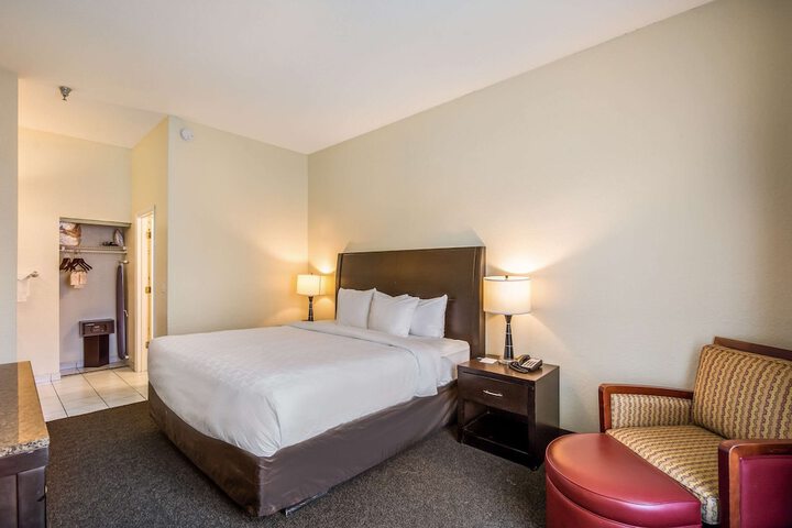 Room 70 of 115
