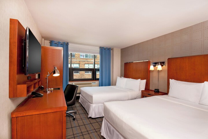 Room 13 of 27