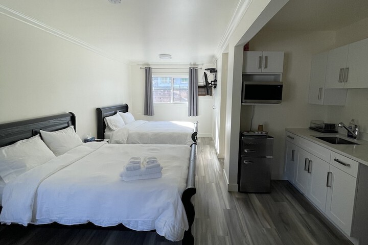 Room 34 of 94