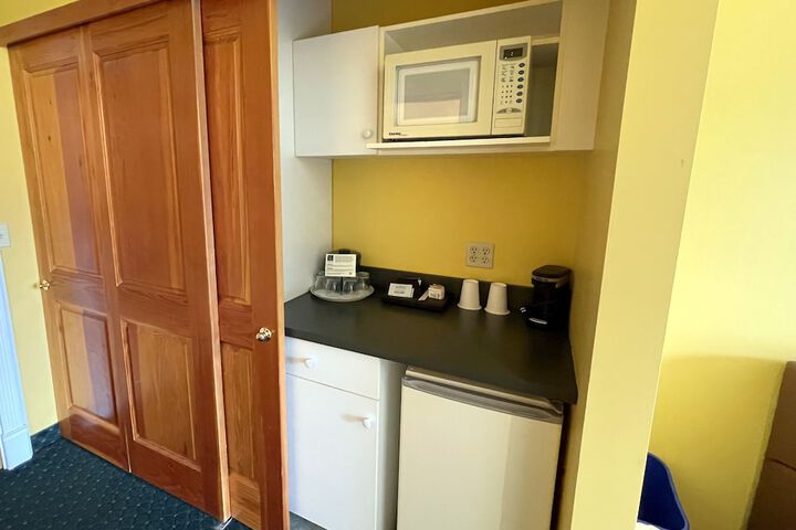 Room 48 of 61