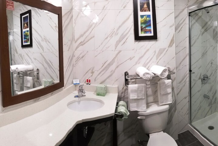 Room 15 of 21