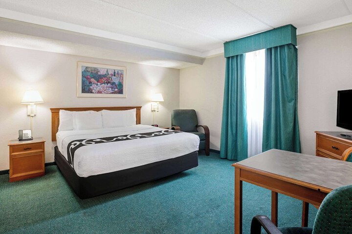 Room 27 of 46