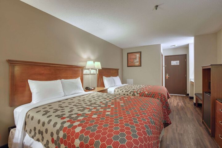 Room 19 of 48