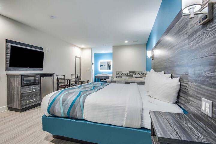 Room 12 of 24