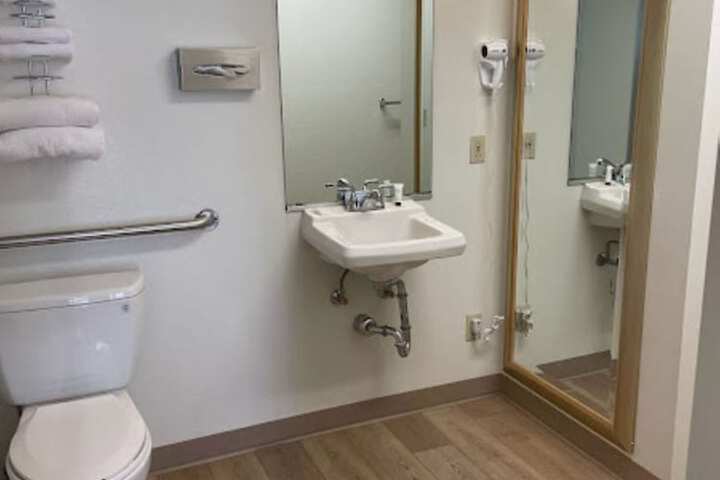 Room 11 of 31