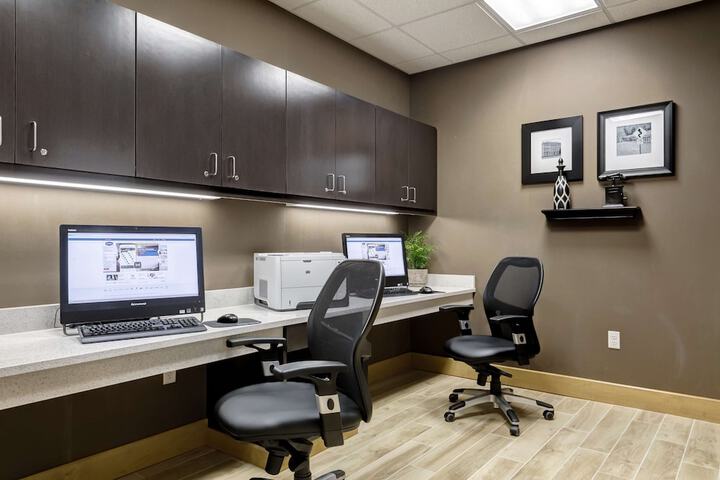 Business Center 43 of 43