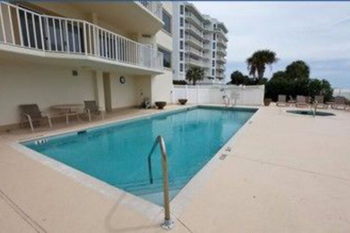 Waterview Towers Yacht Club by Holiday Isle