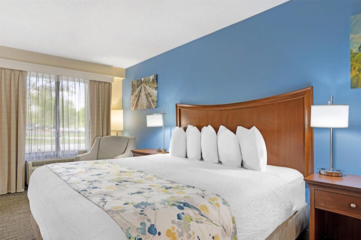 Best Western Inn & Suites - Monroe