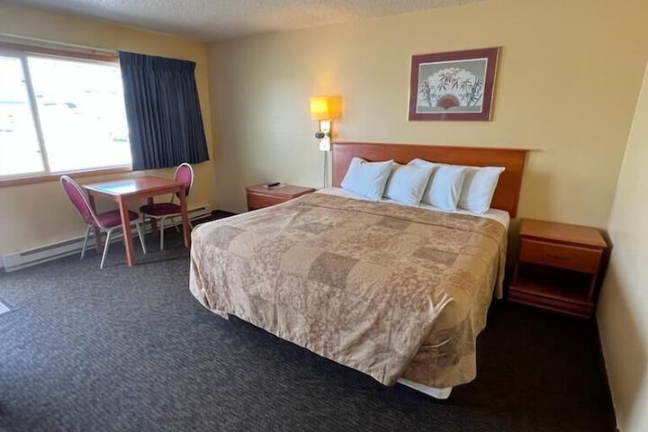 MIDWAY MOTEL