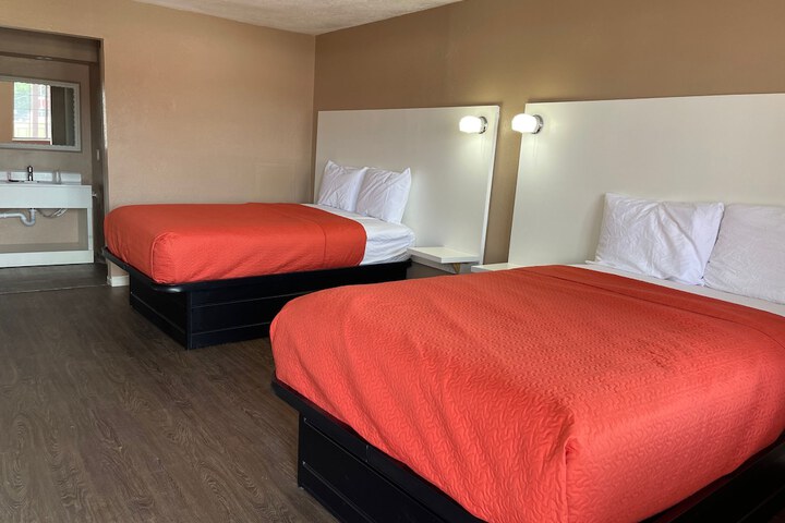 Room 16 of 18