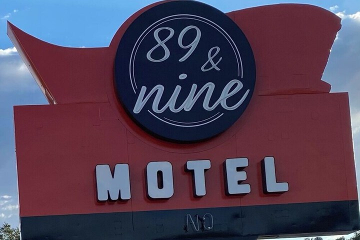 89 & Nine Motel