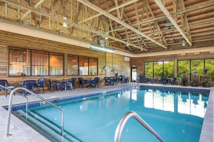 Pool 4 of 25