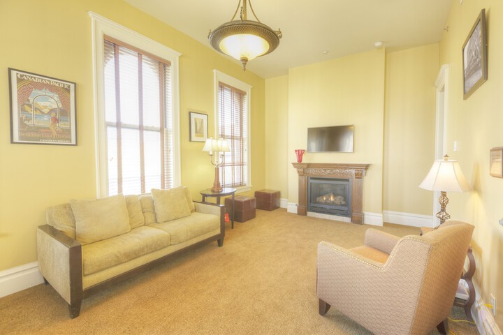 Montvale Hotel