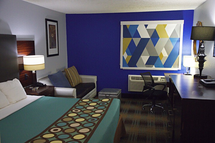 Room 19 of 39