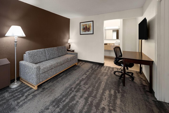 Wyndham Garden Romulus Detroit Metro Airport