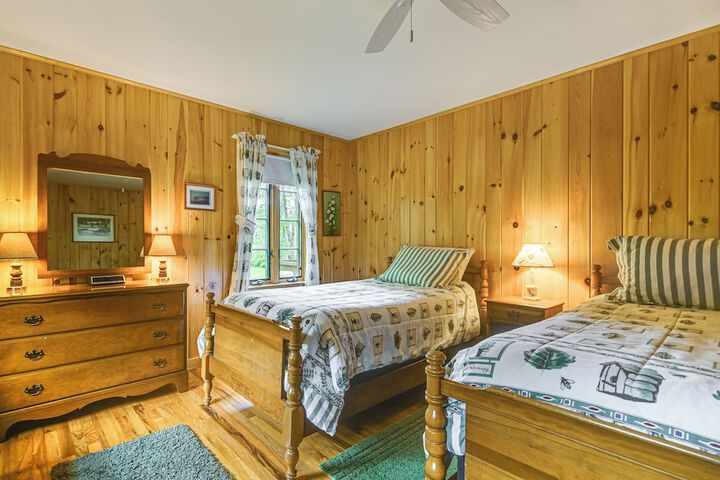 Lakefront Escape w / Deck & Kayaks in Lovell!