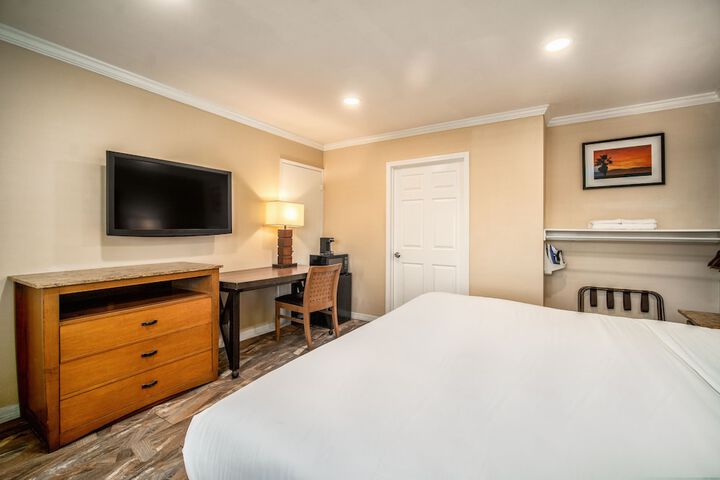 Room 32 of 60