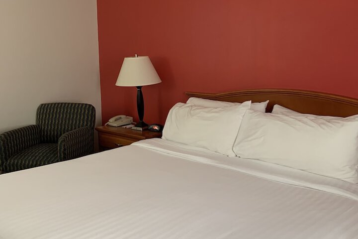 Room 33 of 39