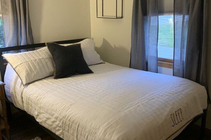 Room 53 of 128