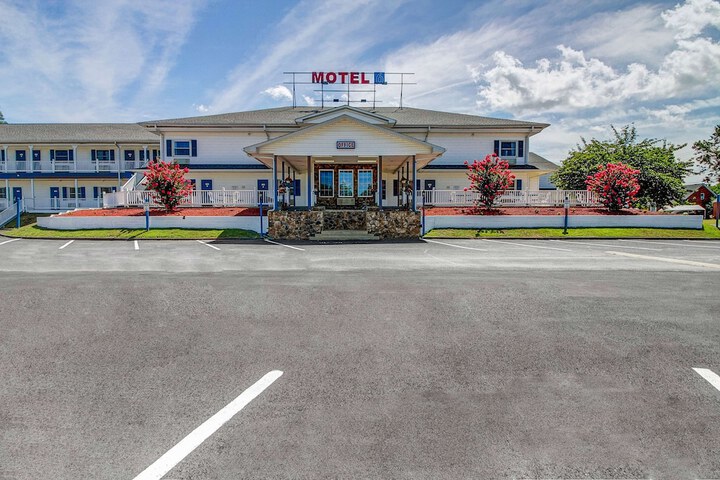 Motel 6 Front Royal VA