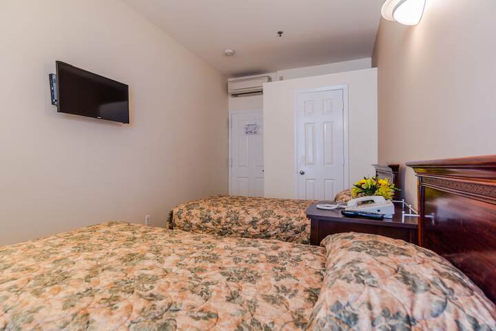 Room 33 of 40