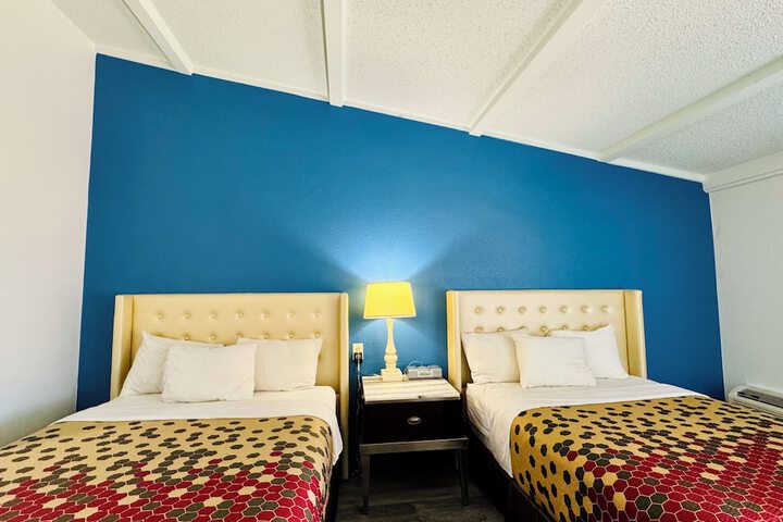 Room 30 of 40