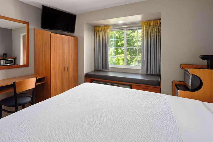 Room 20 of 53