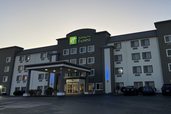 Holiday Inn Express Evansville West by IHG