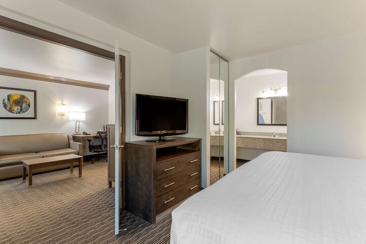 Room 16 of 43