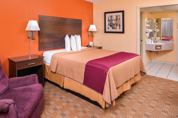 Room 15 of 26