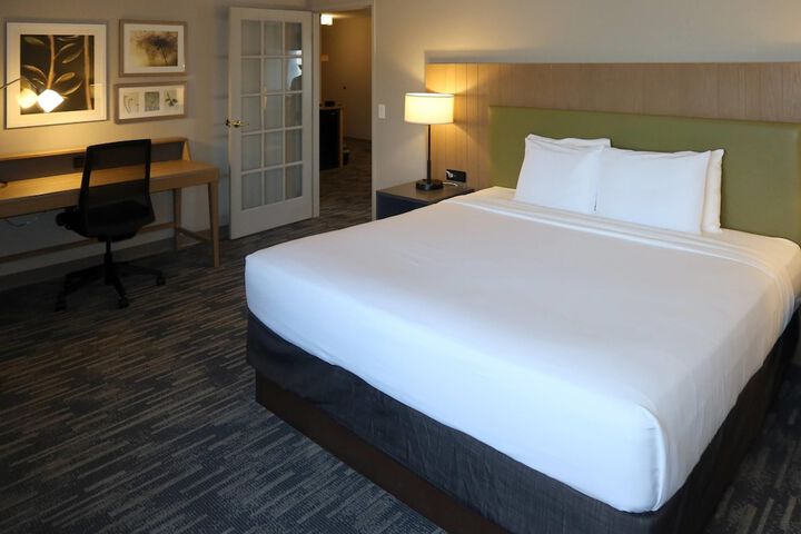 Country Inn & Suites by Radisson Madison, WI