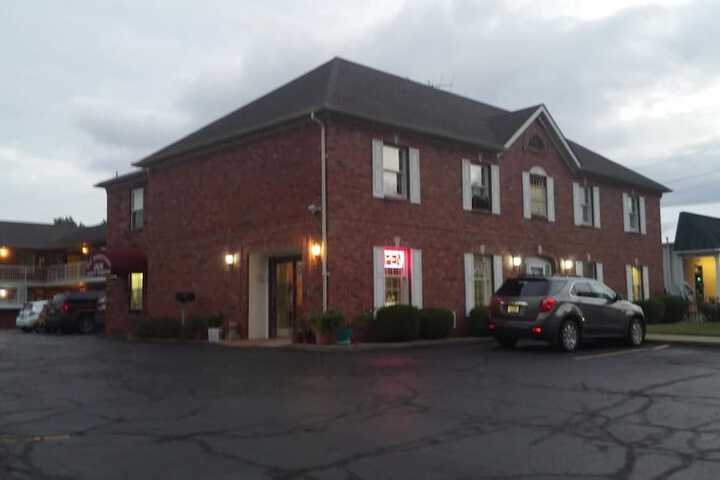 Old Bardstown Inn