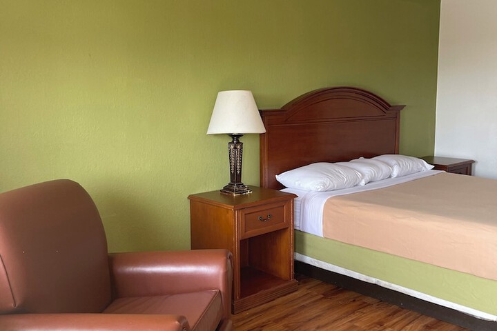Room 12 of 15