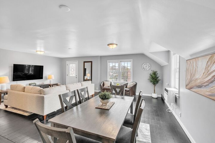 The Loft 3BR Apartment with Scenic Deck