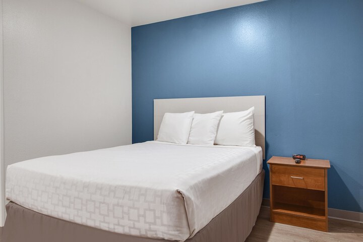WoodSpring Suites College Station
