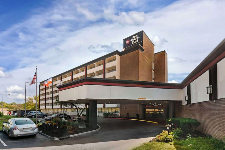Best Western Plus Kansas City Sports Complex Hotel